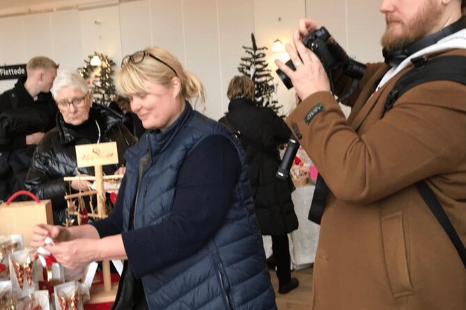 2 Hours Paper Hearts Weaving Activity in Copenhagen - The handmade souvenir is the point