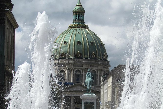 3h Private walking tour, Copenhagen - Amalienborg and Denmark’s royal family
