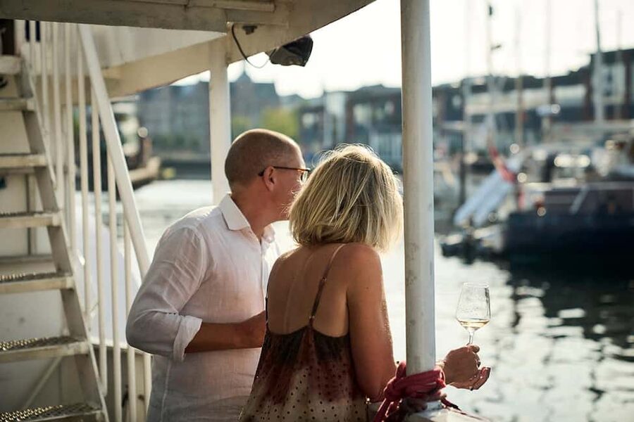 Aarhus: Harbour Cruises with local guide - Wall art and the city’s public message