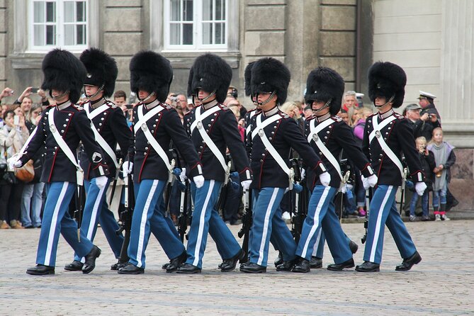 Best of Copenhagen Biking Tour-3 Hours, Small Group max 10 people - Royal Copenhagen at Amalienborg Palace
