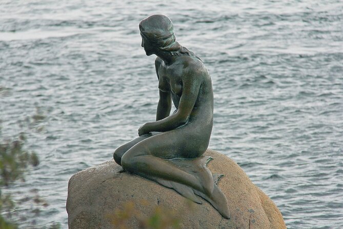 Biking tour -Copenhagen Small Group, max 10 people - Amalienborg Palace and the royal quarter