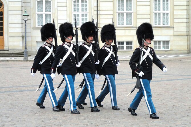 Biking tour -Copenhagen Small Group, max 10 people - Rosenborg Castle and the Round Tower