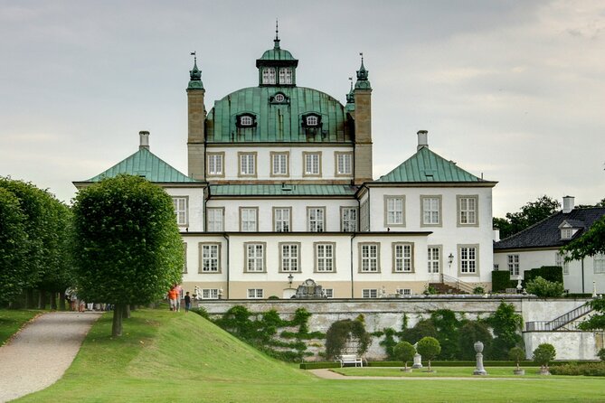 Castles of Kronborg and Frederiksborg from Copenhagen by Car - Frederiksborg Castle adds a different royal mood
