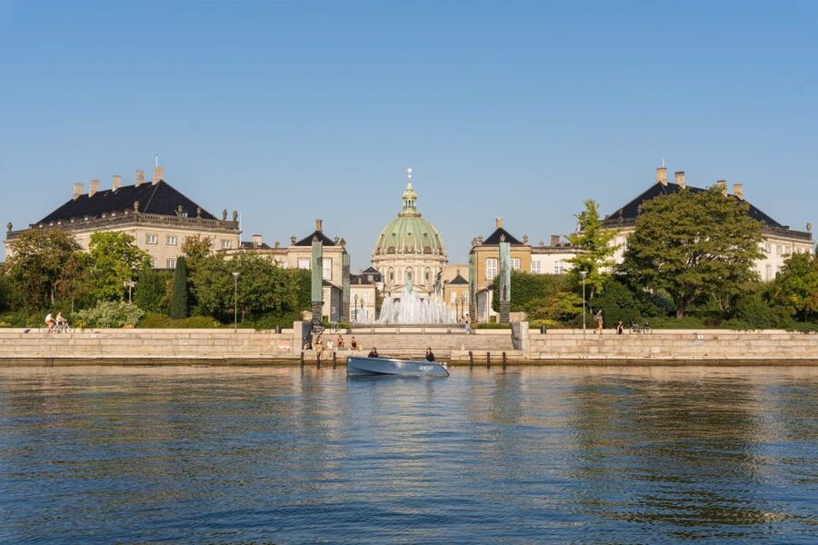 Copenhagen: 1, 2 or 3-Hour Boat Rental (No License Required) - How the $138 group price works