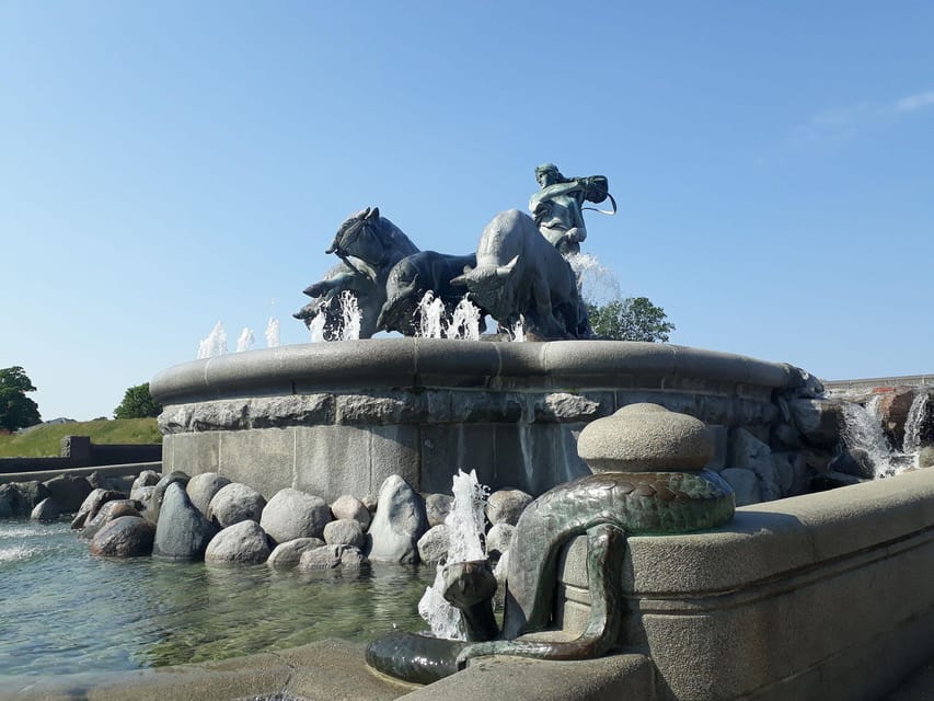Copenhagen: 2,5-Hour 'Must See' Bike Tour with a Local Guide - Why a Copenhagen Bike Tour Works So Well