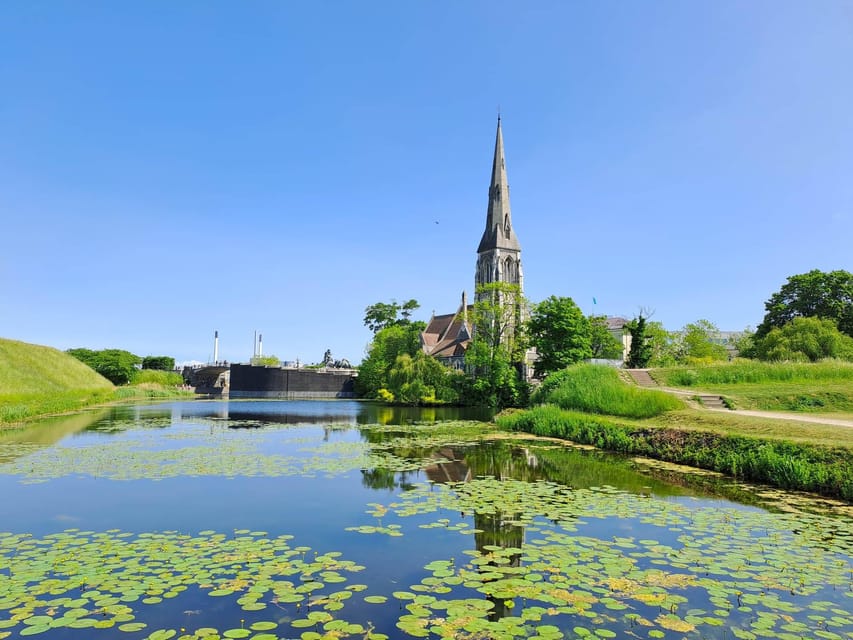 Copenhagen: 2,5-Hour 'Must See' Bike Tour with a Local Guide - Starting Near the Royal Palaces