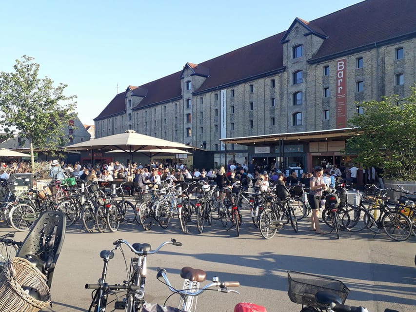 Copenhagen: 2,5-Hour 'Must See' Bike Tour with a Local Guide - Christiansborg Palace and the Political Heart