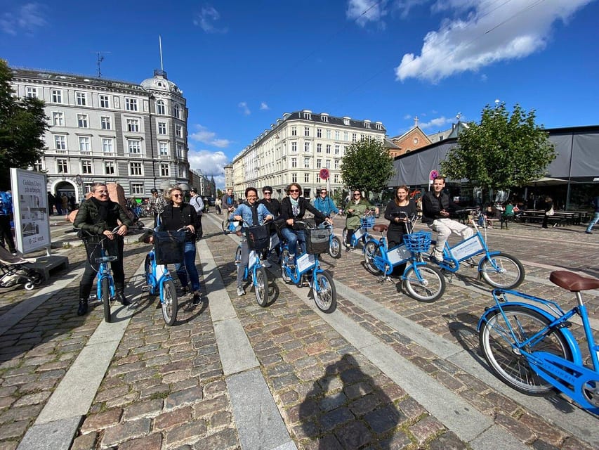 Copenhagen: 2-hour City Highlights Bike Tour - Amalienborg and Denmark’s royal present