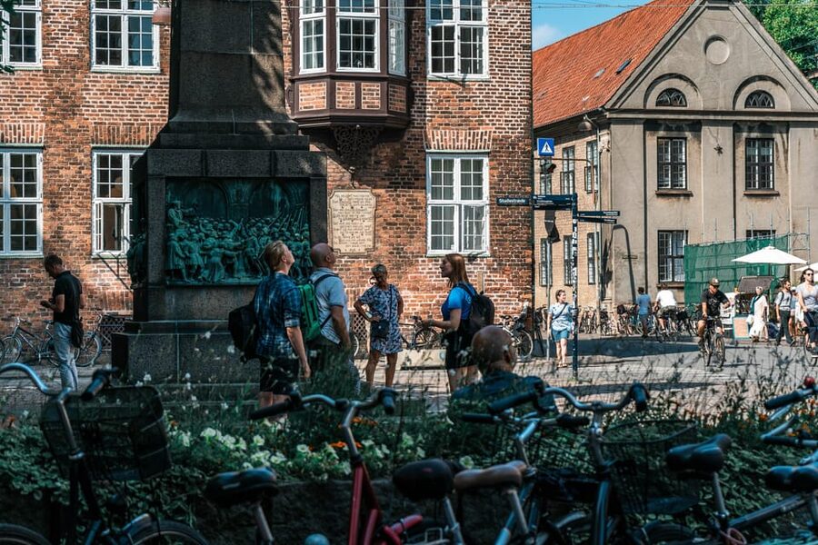 Copenhagen: 2-hour Old Town Private Walking Tour - What the $683 price means