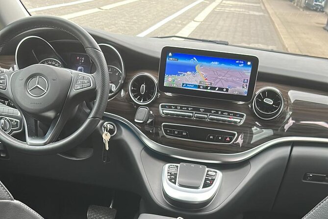 Copenhagen Airport Transfer Service | English Speaking Driver - A private start from Copenhagen Airport