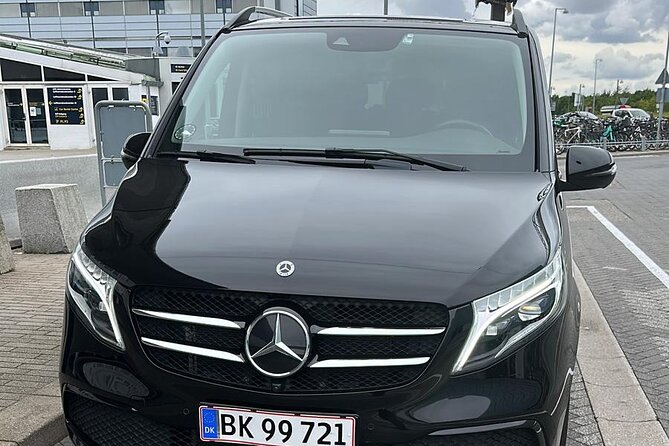 Copenhagen Airport Transfer Service | English Speaking Driver - What flight tracking really means here