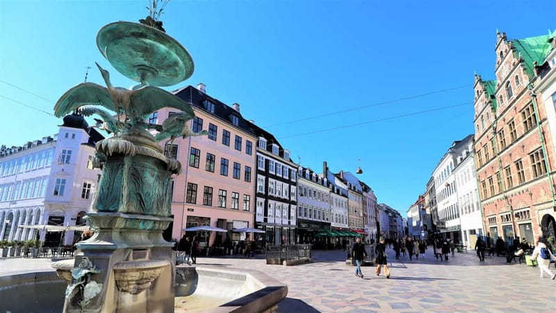 Copenhagen & Christiania : Guided Bike Tour in French - Harbor Bridges, Nyhavn, and King’s New Square