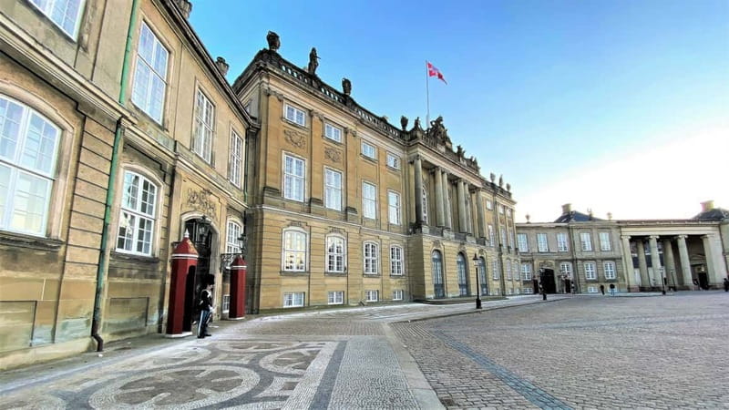 Copenhagen & Christiania : Guided Bike Tour in French - What the Four Hours Feel Like
