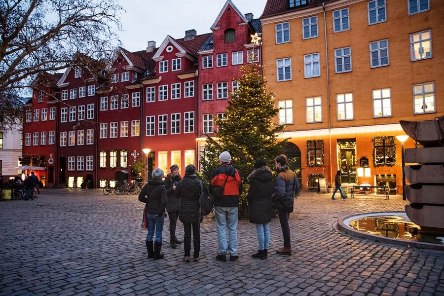 Copenhagen: Christmas Walking Tour with Treats and Drinks - What the $78 price really covers