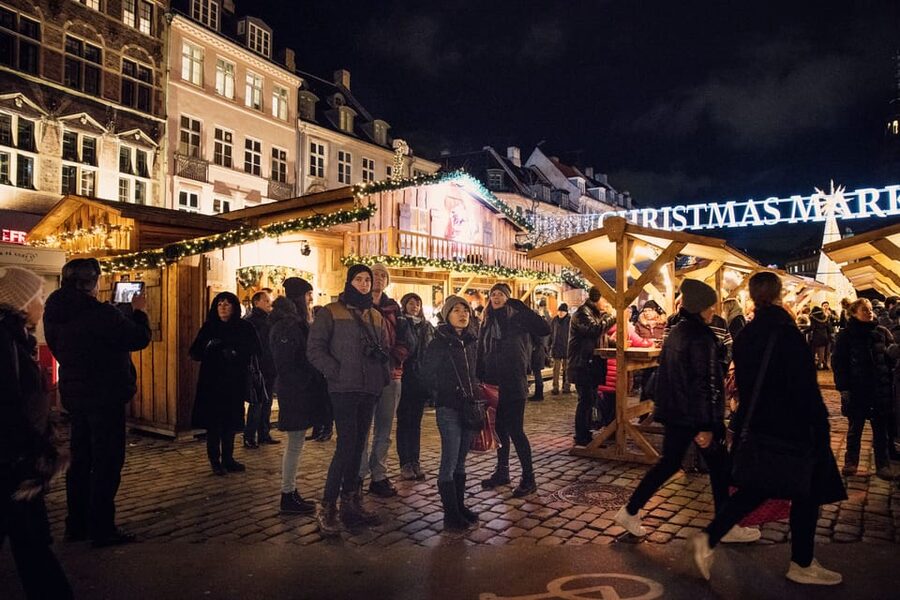 Copenhagen: Christmas Walking Tour with Treats and Drinks - Who will enjoy this Copenhagen Christmas walk?