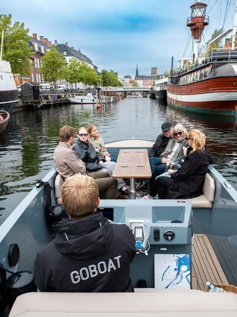 Copenhagen: Electric Canal Tour with Guide and Hot Drink - Key points before you book