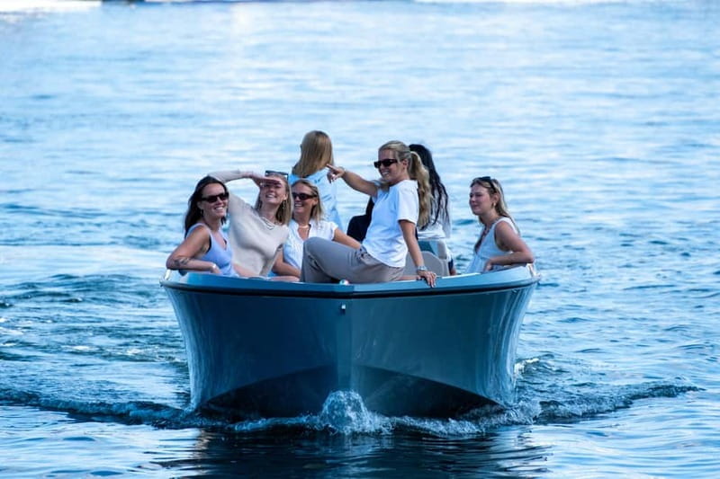 Copenhagen: Electric Canal Tour with Guide and Hot Drink - Nyhavn from the water