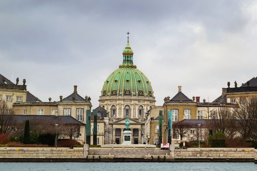 Copenhagen: Highlights & Secrets Private Walking Tour - Finishing at the Little Mermaid