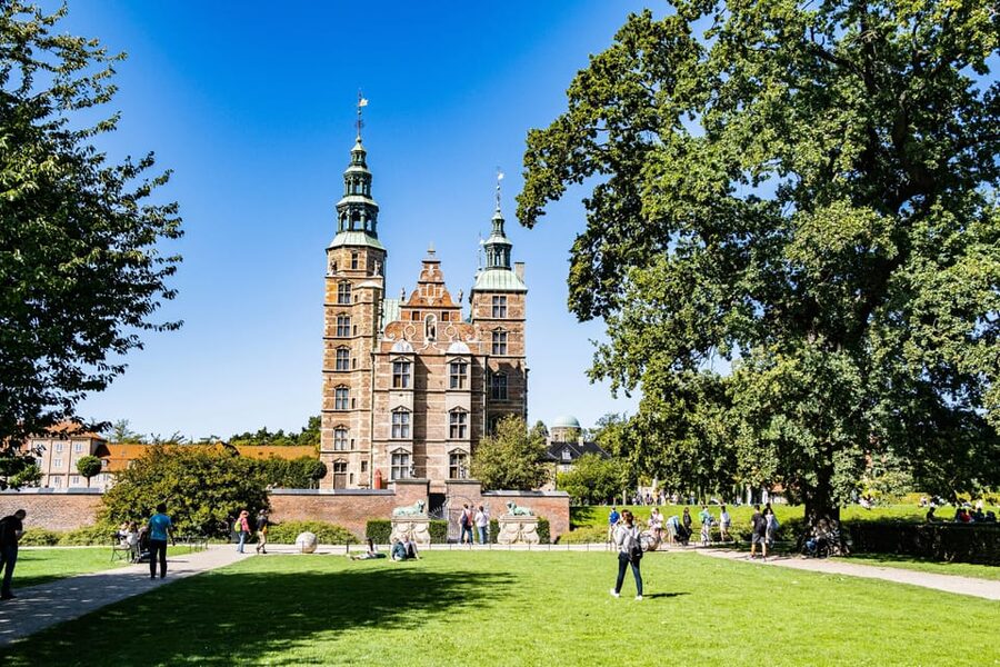 Copenhagen: Hygge & Highlights Walking Tour with Local Guide - The Round Tower and a finish at Gråbrødretorv
