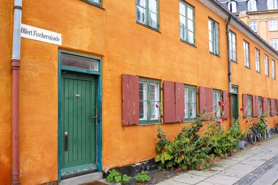 Copenhagen: Hygge & Highlights Walking Tour with Local Guide - What $61 buys you