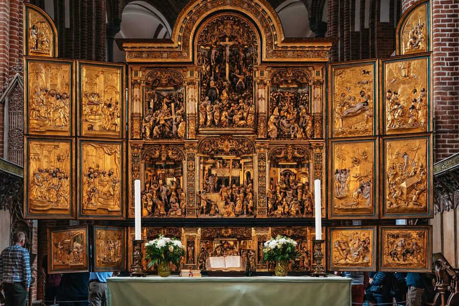 Copenhagen: Kronborg, Frederiksborg Castle and Roskilde Tour - Who should book this day trip?