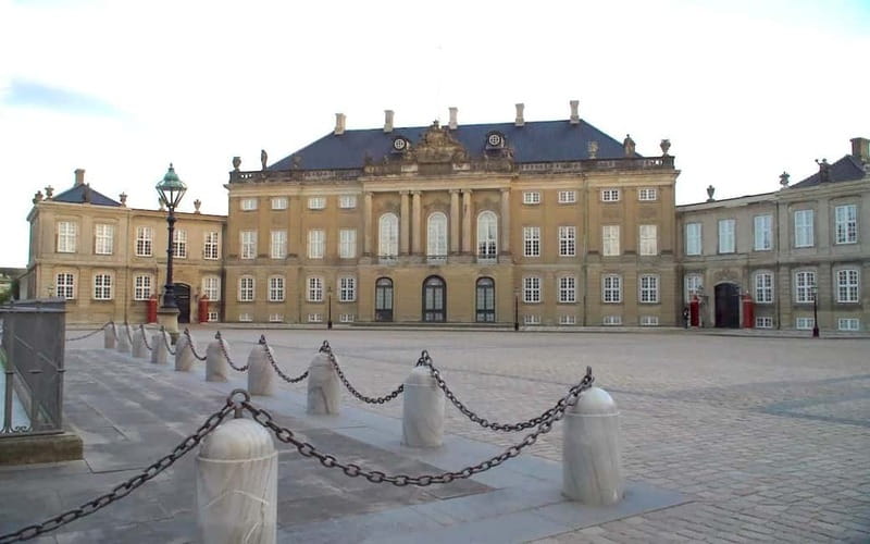 Copenhagen: Maxitour in English - What Makes the Guide Important