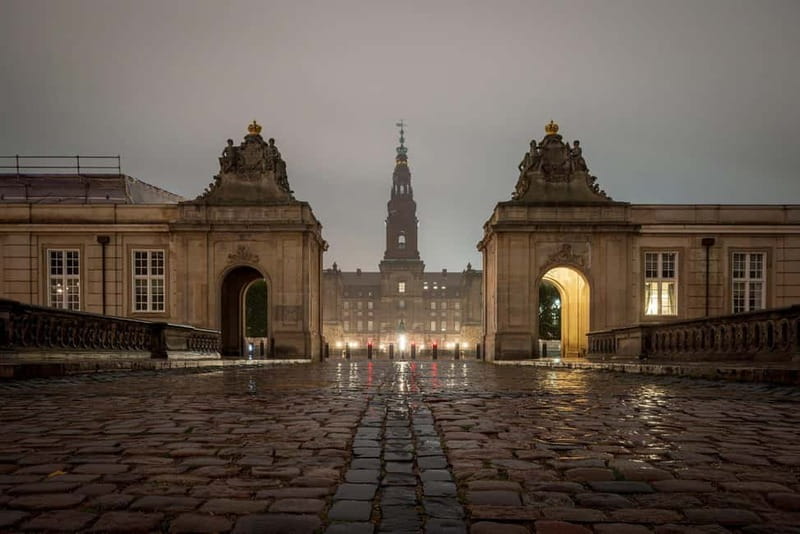 Copenhagen: Photography Masterclass - Private Photo Lesson - How the guide adapts to your camera and ability