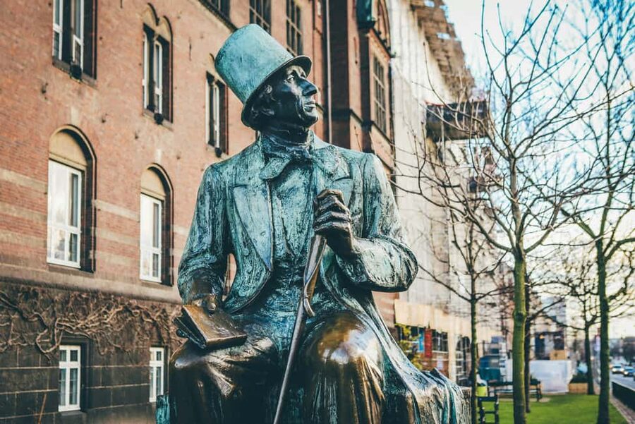 Copenhagen: Private Guided Walking Tour with Hotel Pickup - Christiansborg Palace and Copenhagen’s royal center