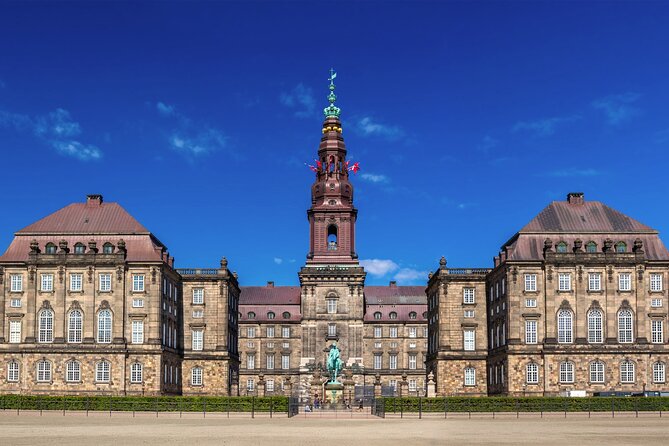 Copenhagen Scavenger Hunt and Highlights Self Guided Audio Tour - Copenhagen City Hall and the practical starting point