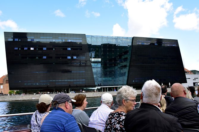 Copenhagen Sightseeing Classic Canal Tour With Live Guide - Why a canal cruise helps you understand Copenhagen