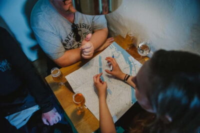 Small Group Neighborhood Tour with Beer & Pubs