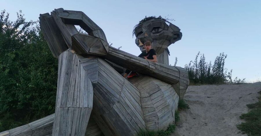 Copenhagen: The Six Forgotten Giants Hunt and Nature Walk - Stop four: Thomas on the Mountain