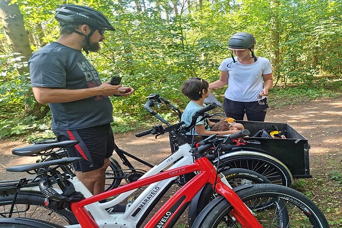E-biking Northern Forgotten Giants' s Adventure - Meeting Teddy Friendly in the open air