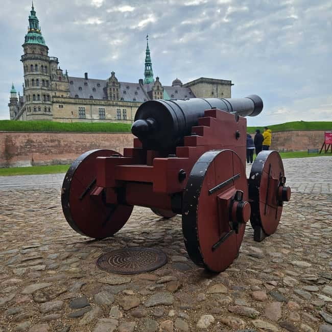 Easy Pace Tour of Kronborg Castle and Frederiksborg Palace - Walking, weather, and mobility details