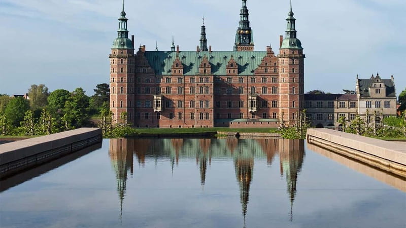 Easy Pace Tour of Kronborg Castle and Frederiksborg Palace - Pickup from Copenhagen requires a little homework