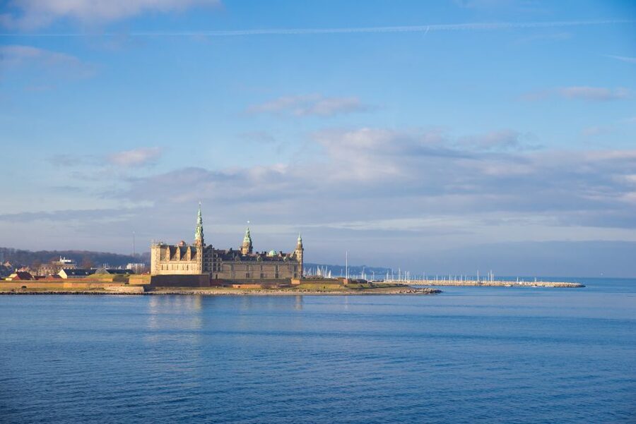 From Copenhagen: 4-hour Private Hamlet Castle Tour - Getting Your Bearings in Helsingør