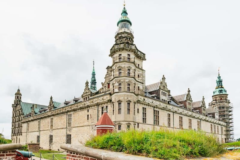 From Copenhagen: Lund and Malmö 2-Country Tour - Guides, transport, and the pace of the day