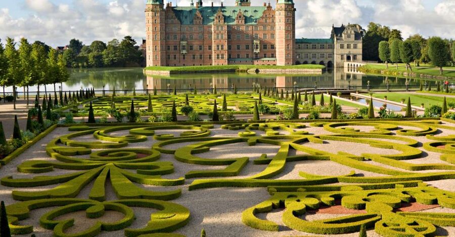 From Copenhagen: Private Frederiksborg Castle Tour - Inside the Palace: 105 Minutes of Royal Art and Design
