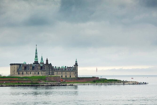Hamlet and Sweden Tour - Two Countries in one day ! - Key points at a glance