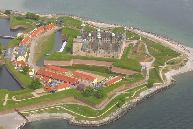 Hamlet and Sweden Tour - Two Countries in one day ! - Guides, audio help, and the amount of freedom