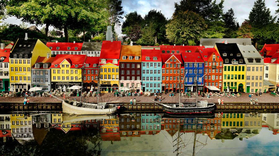 LEGOLAND® Billund: 2-Day Entry Ticket within 6 Days - Polar Land for the strongest thrills