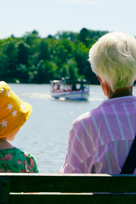 Lyngby & Bagsværd Lake: Baadfarten Boat Ride - Lyngby Lake: the opening stretch