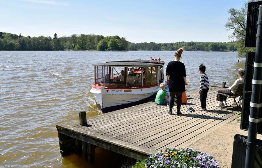 Lyngby & Bagsværd Lake: Baadfarten Boat Ride - Nybrovej and the quieter Mølleåen
