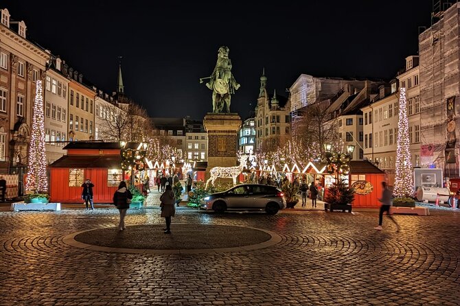 Private 90-Min Ultimate Christmas: Tivoli & Hygge - What the guide adds to the experience