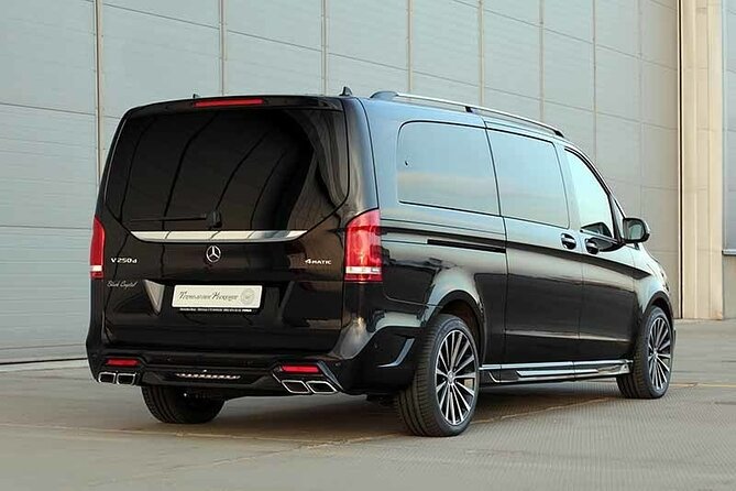 Private Luxury Van Departure from Copenhagen to Copenhagen Port - What the 15 to 20 Minute Ride Feels Like