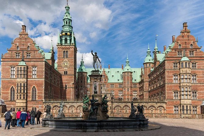 Private Tour to Frederiksborg Castle - Arriving at Frederiksborg Castle