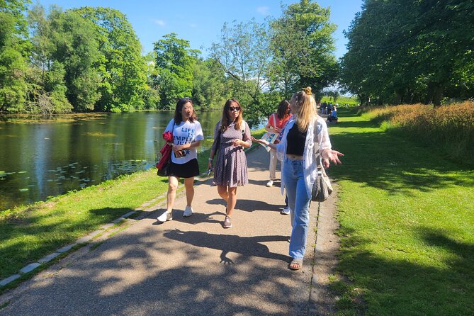 Private Walk & Canal Tour: Highlights + Changing of the Guards - Glyptoteket and Christiansborg: architecture and power