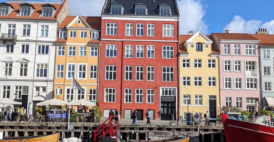 Stroll through the heart of Copenhagen - private guided tour in French - Gammel Strand and the old center