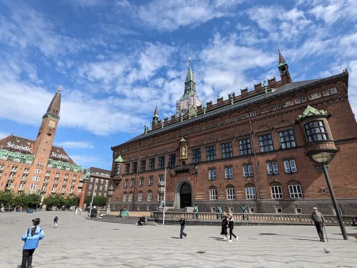 Stroll through the heart of Copenhagen - private guided tour in French - The Round Tower and a famous Copenhagen landmark