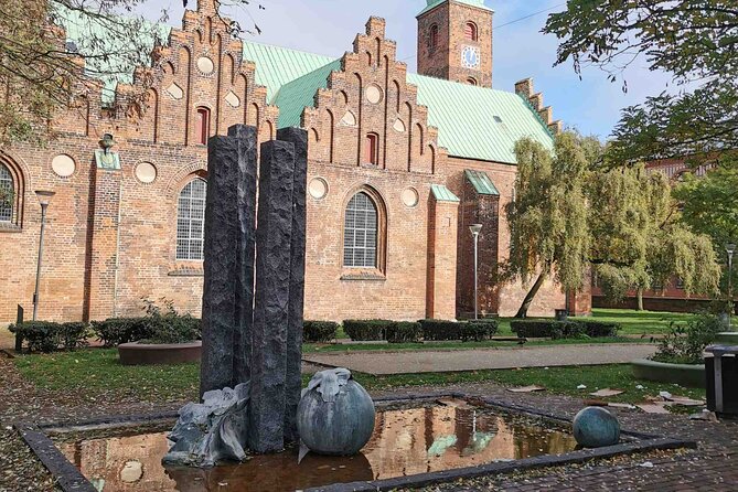 The Ancient Viking Stronghold of Aros: A Self-Guided Audio Tour in Aarhus - Aros Aarhus Kunstmuseum and Den Gamle By